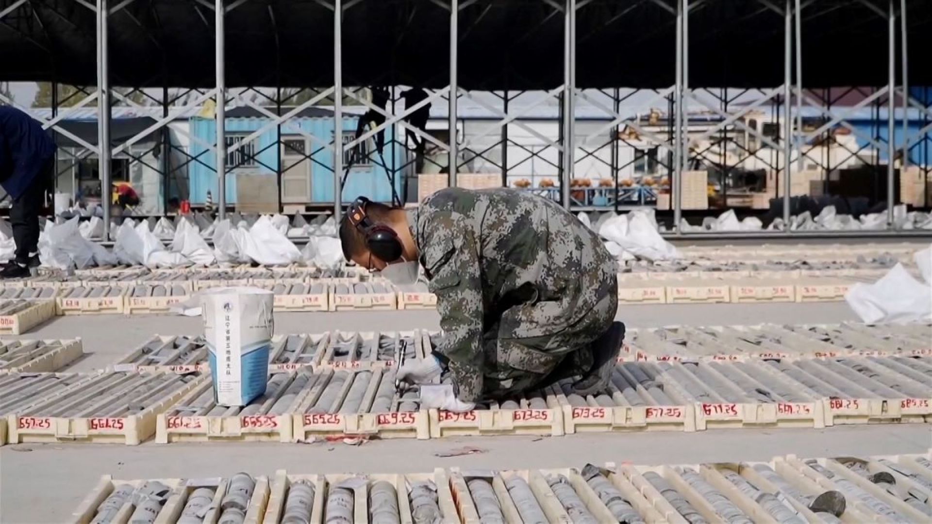 चीनमा पहिलो ठूलो सुन भण्डार फेला